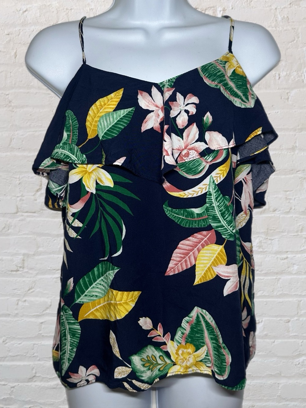 Old Navy Navy Blue Tropical Floral Print Ruffle Relaxed Cami in Women’s Small
